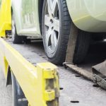 שירותי גרירה וחילוץ — משאית גרר בצד הכביש